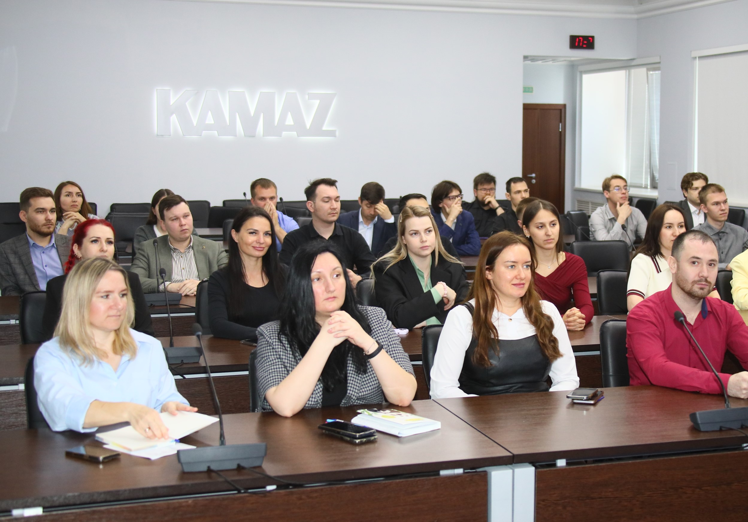 Вы сейчас просматриваете Камазовцам рассказали о возможности реализации молодёжных проектов