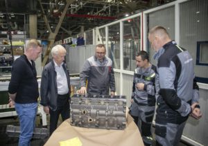 Читать далее о этой статье Алмазодобытчики холдинга «АЛРОСА» посетили «КАМАЗ»