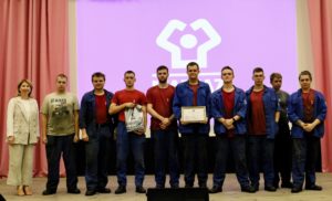 Читать далее о этой статье Бауманцы завершили практику на заводе двигателей «КАМАЗа»