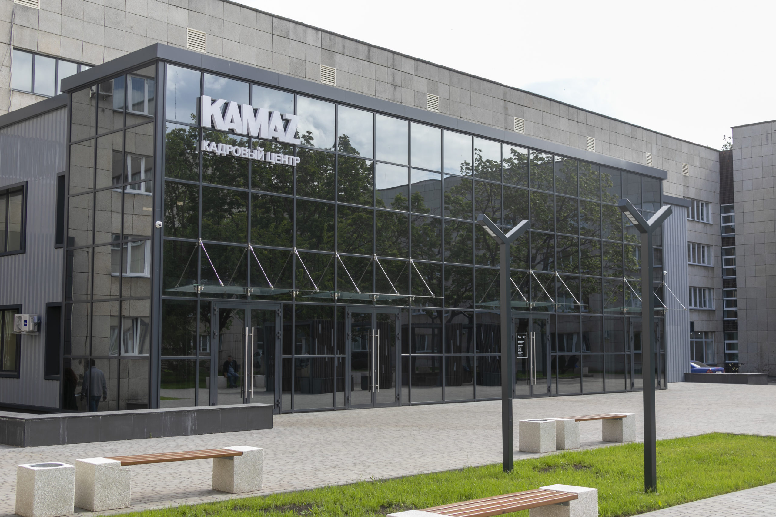 Вы сейчас просматриваете «КАМАЗ» назван самой желанной автомобильной компанией России