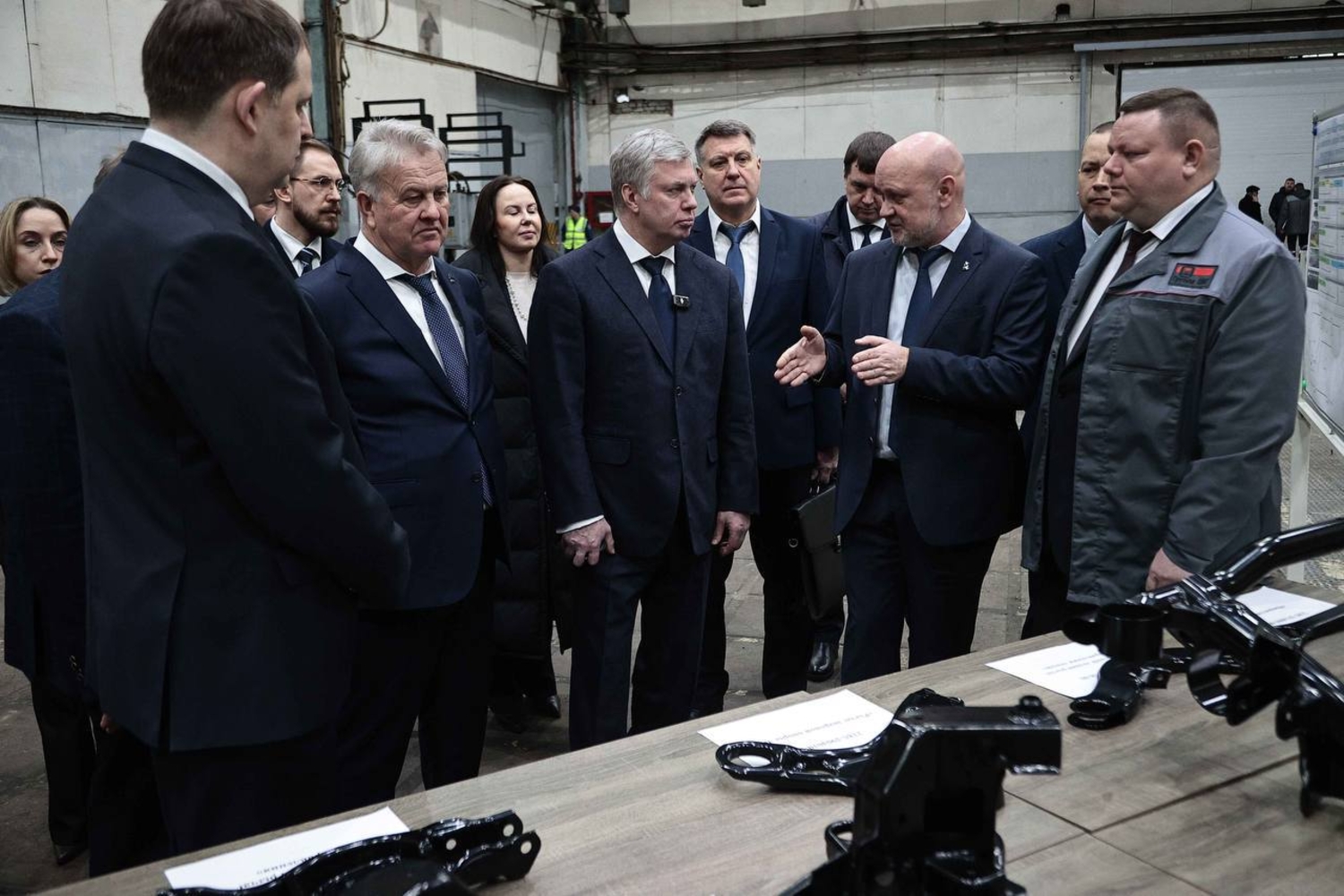 Вы сейчас просматриваете Делегация Минпромторга РФ и губернатор Ульяновской области посетили димитровградскую промышленную площадку Группы ОАТ