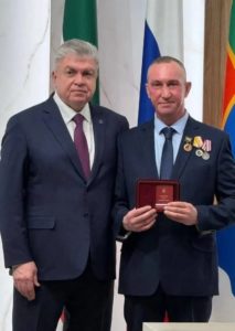 Читать далее о этой статье Камазовец Рауф Низаметдинов награждён медалью «Волонтёру России»