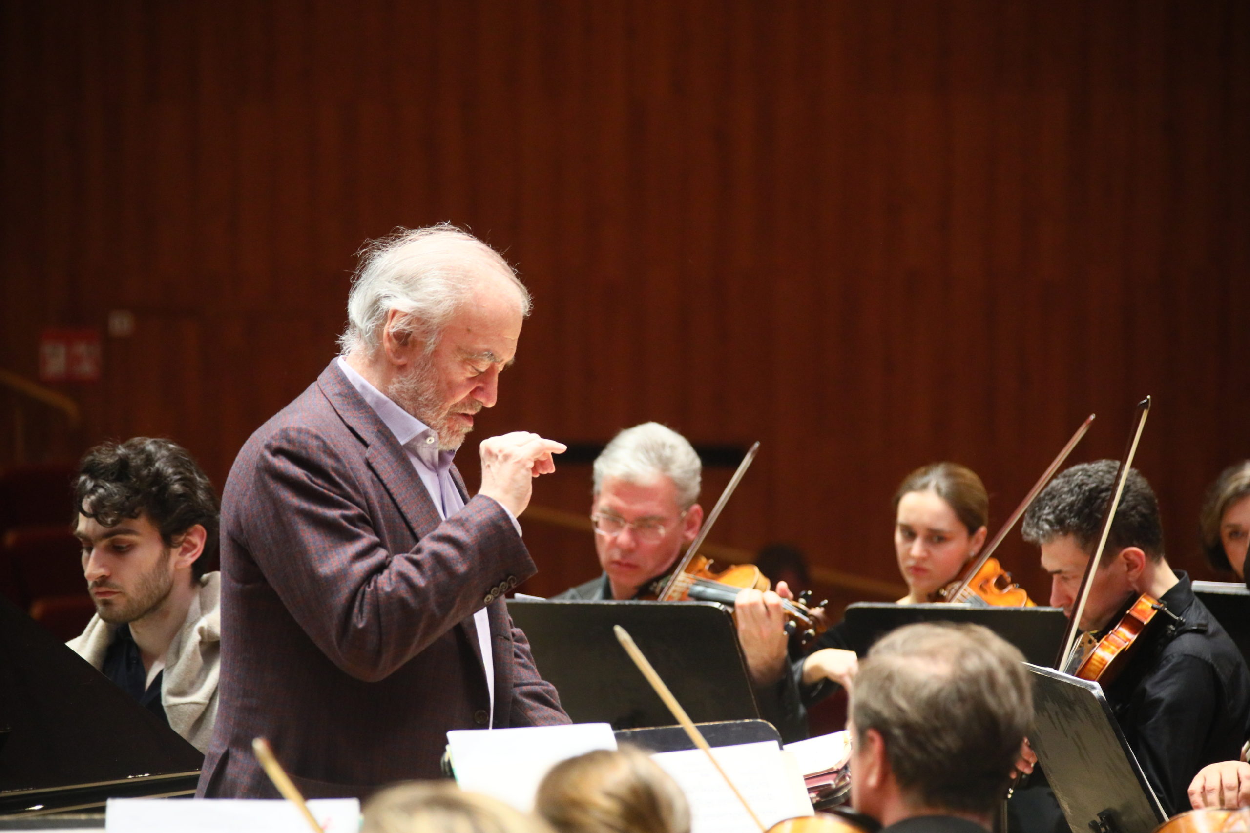Вы сейчас просматриваете Симфонический оркестр под управлением Валерия Гергиева дал концерт в Набережных Челнах