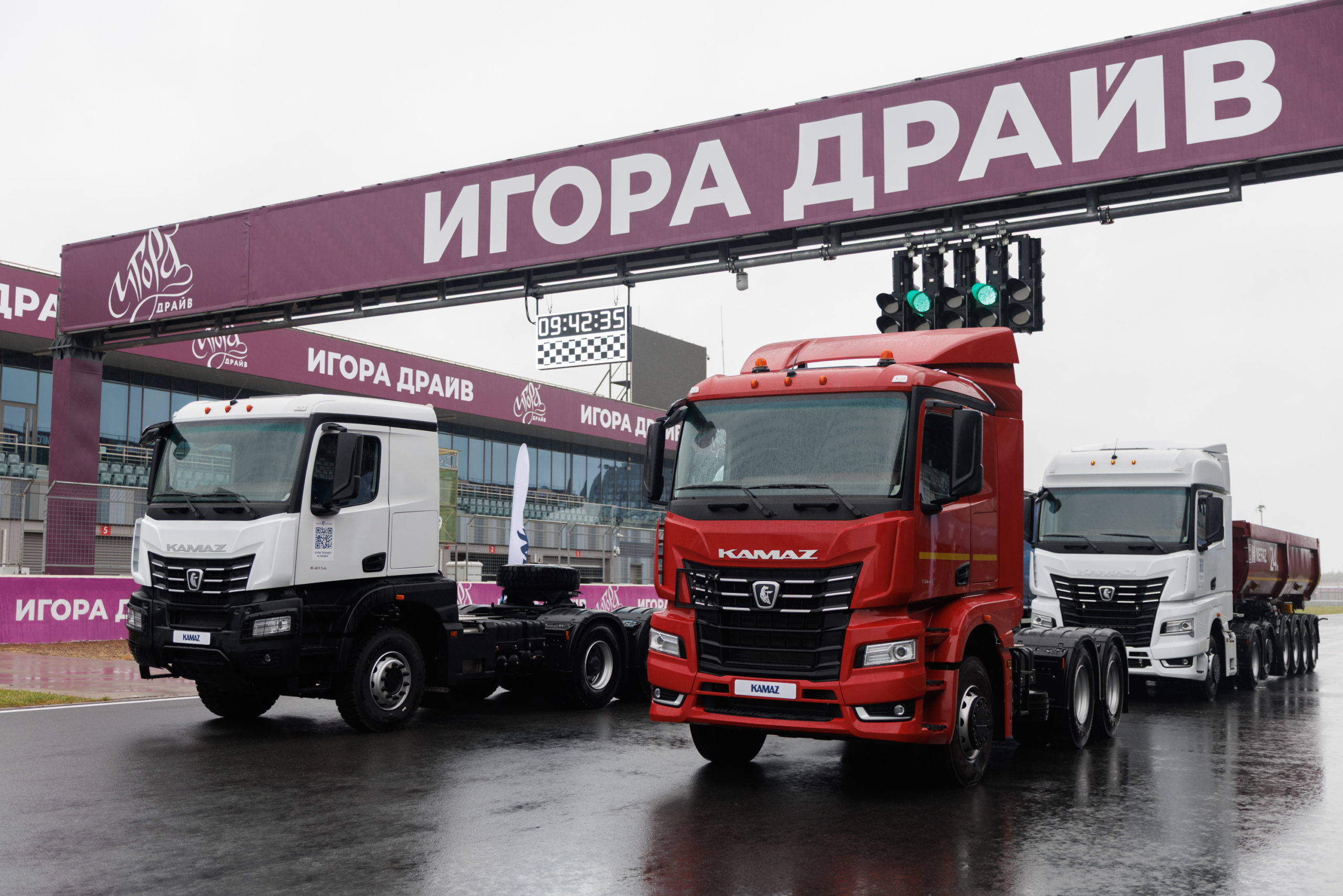 Вы сейчас просматриваете В Санкт-Петербурге прошёл тест-драйв КАМАЗов поколения К5