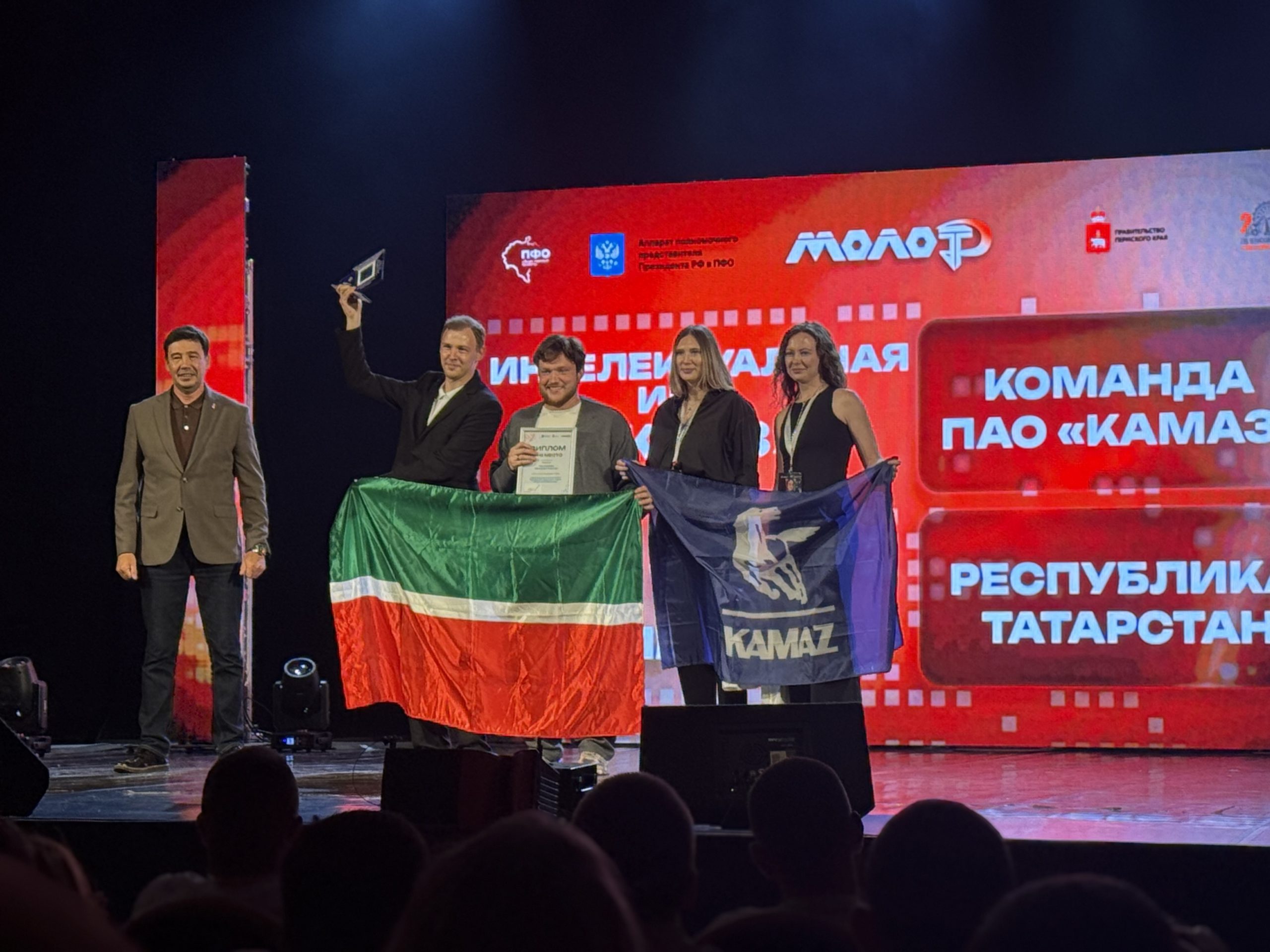 Вы сейчас просматриваете Молодёжь «КАМАЗа» вошла в тройку лидеров интеллектуальной игры в рамках проекта «МолоТ»