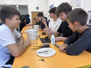 Читать далее о этой статье В учебном центре «КАМАЗа» состоялось практическое занятие для школьников